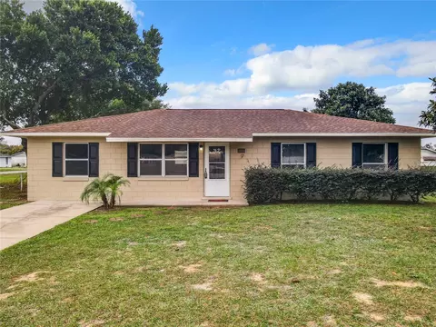 36352 Terra Ct, Grand Island, FL 32735