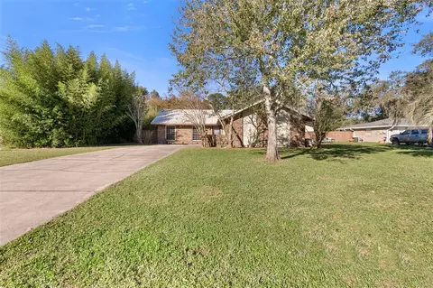 102 Carriage Pl, Palatka, FL 32177