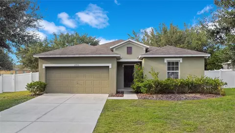 12905 Regiment Dr, Grand Island, FL 32735