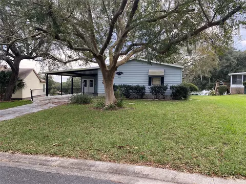 1523 Hillcrest Dr, Lady Lake, FL 32159