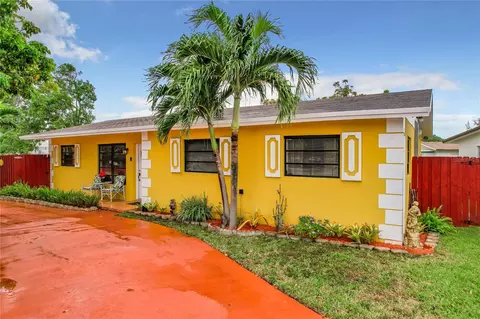 12135 182nd Ter, Miami, FL 33177