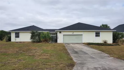 17666 SE 158th Ct, Weirsdale, FL 32195