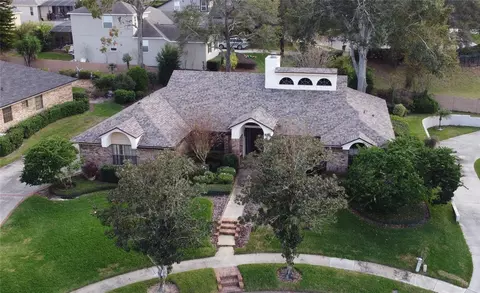 215 Sovereign Ct, Altamonte Springs, FL 32701