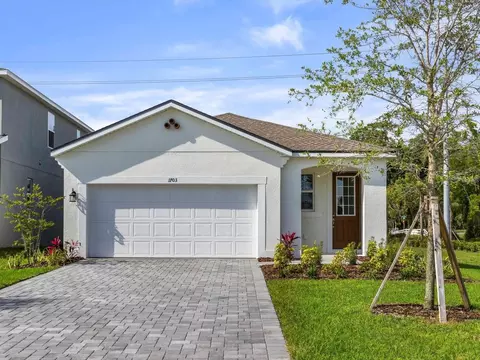 1703 Carnelian St, Deland, FL 32720