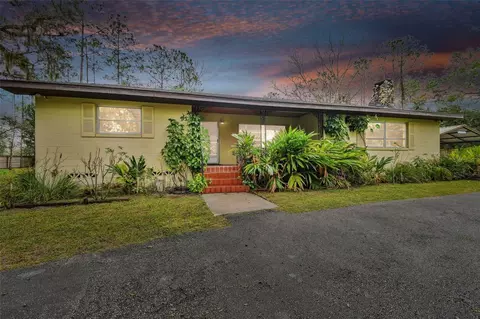 5049 Audubon Ave, De Leon Springs, FL 32130