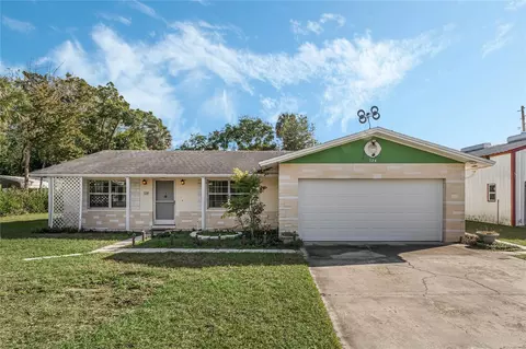 724 Winogene Ave, Umatilla, FL 32784