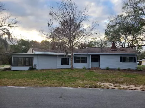 1145 Central St, Mount Dora, FL 32757