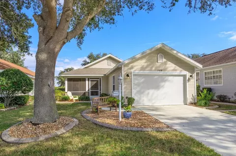 25235 Cranes Roost Cir, Leesburg, FL 34748