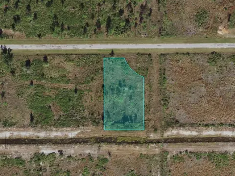 301 Laguna Dr, Indian Lake Estates, FL 33855
