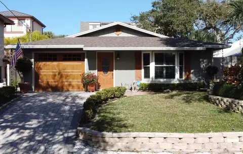 214 Florida Ave, New Smyrna Beach, FL 32169