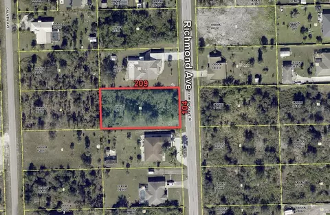 817 Richmond Ave N, Lehigh Acres, FL 33972