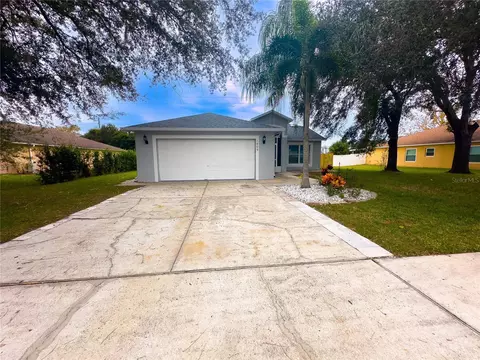 1409 Whooping Dr, Groveland, FL 34736