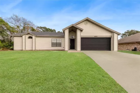 895 Watt Cir, Deltona, FL 32738