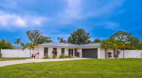 5590 Island Ave, Seminole, FL 33772
