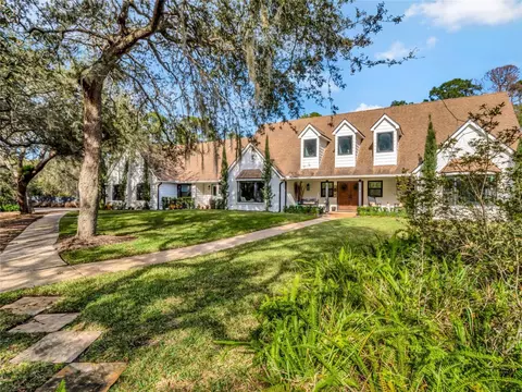 408 Valley Stream Dr, Geneva, FL 32732