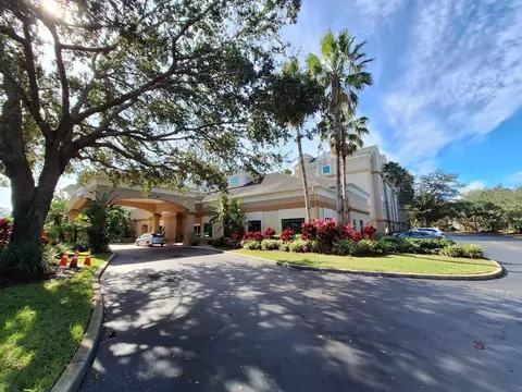 8303 Palm Pkwy #120, Orlando, FL 32836