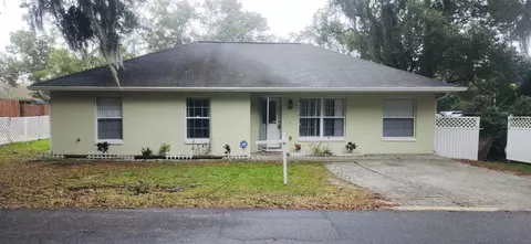202 Forest St, Fruitland Park, FL 34731