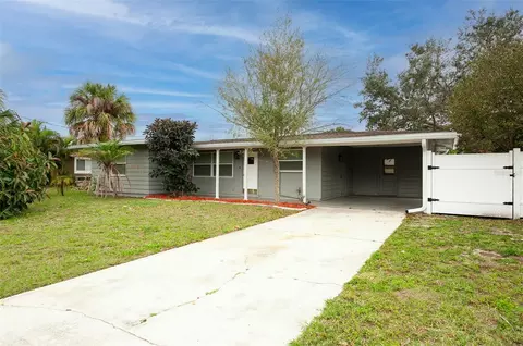 520 Fairfax Ln, Apollo Beach, FL 33572