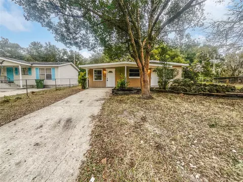 210 N Truett St, Leesburg, FL 34748