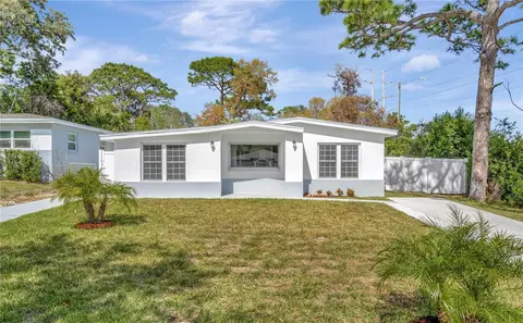 721 E Spruce St, Tarpon Springs, FL 34689