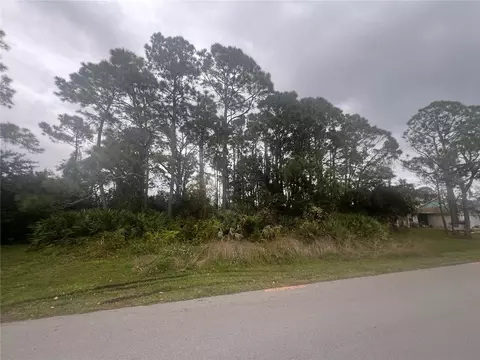 713 Banks St NW, Palm Bay, FL 32907