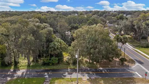 E Hazzard Avenue, Eustis, FL 32726
