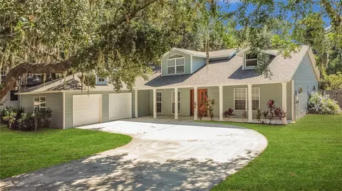 434 Summit Chase Dr, Valrico, FL 33594