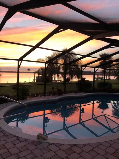 29210 Beauclaire Dr, Tavares, FL 32778