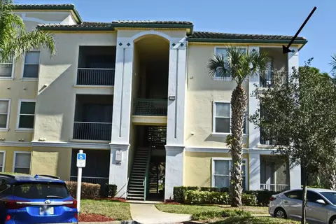 8807 Dunes Ct #307, Kissimmee, FL 34747
