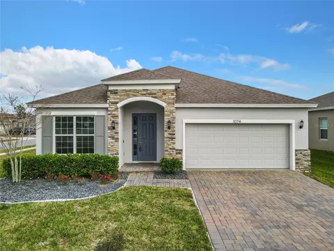 1074 Wanderer Dr, Deltona, FL 32738