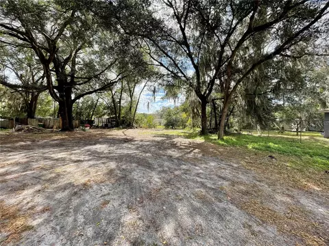 E Bates Avenue, Eustis, FL 32726