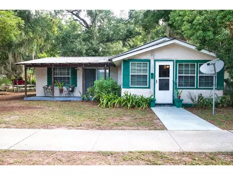 2011 Bates Ave, Eustis, FL 32726
