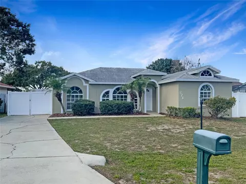371 Lake Daisy Cir, Winter Haven, FL 33884