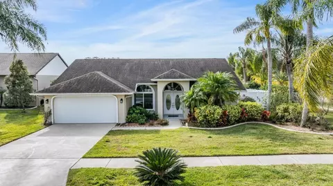 3840 Sunrise Ln, Tarpon Springs, FL 34688
