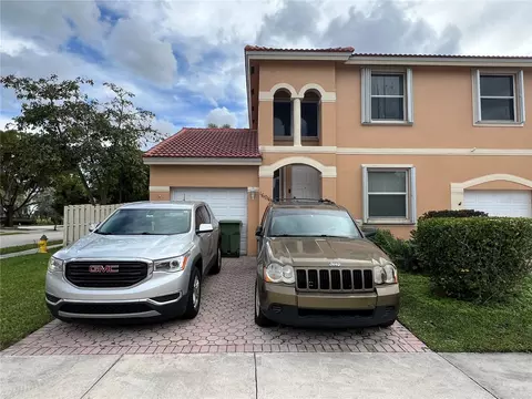 16048 NW 22nd St, Pembroke Pines, FL 33028