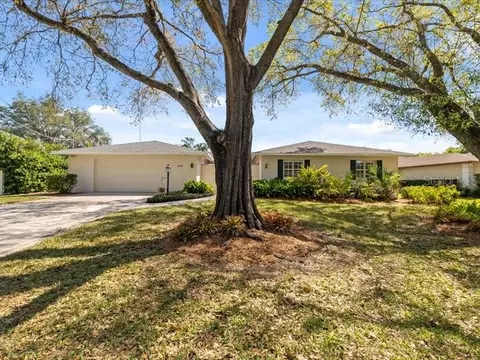 10507 Lacera Dr, Tampa, FL 33618
