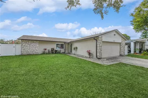 8309 Rolling Log Dr, Orlando, FL 32817
