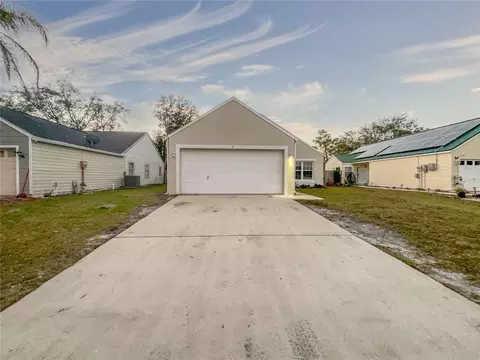 9 Wood Ash Ln, Palm Coast, FL 32164