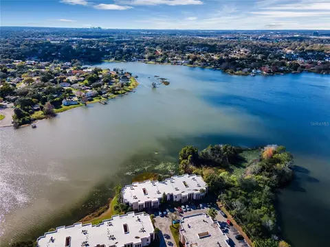 542 Orange Dr #21, Altamonte Springs, FL 32701