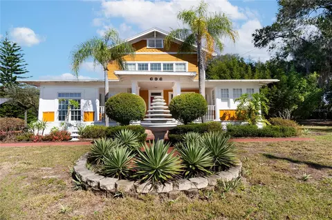 696 W Ocala St, Umatilla, FL 32784