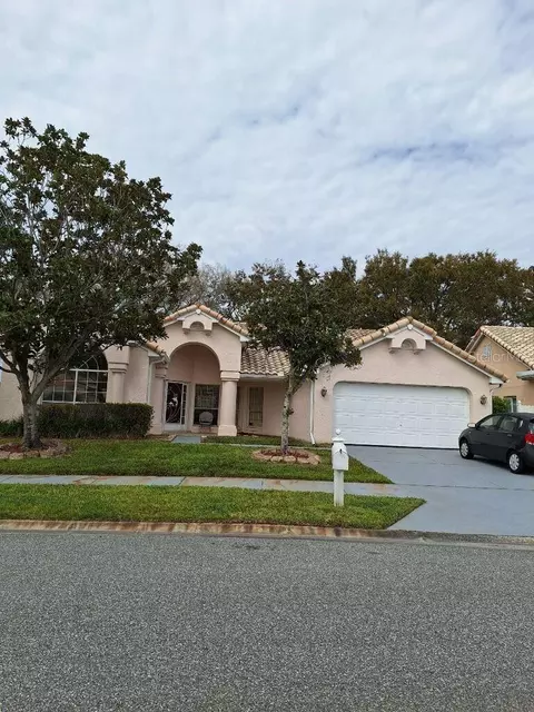 6433 Pinewood Dr, Orlando, FL 32822