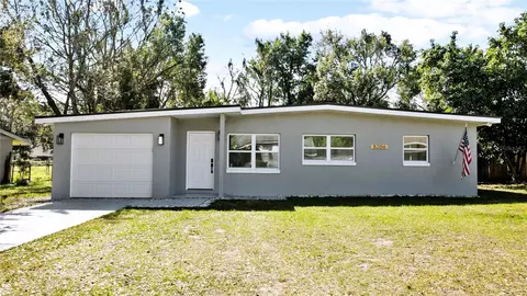 8206 Shubert St, Orlando, FL 32818
