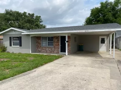 1215 E Alfred St, Tavares, FL 32778