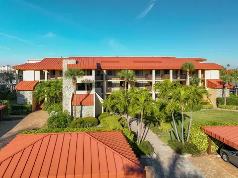 1060 Pinellas Bayway S #205, Tierra Verde, FL 33715