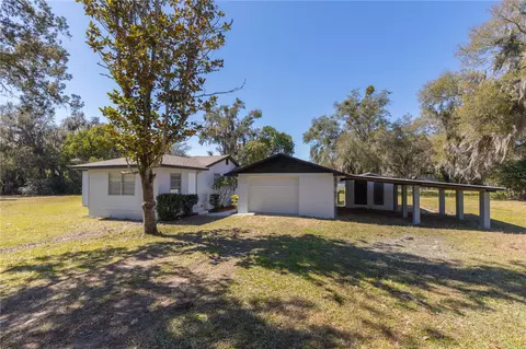 569 Ogden Ave, Umatilla, FL 32784