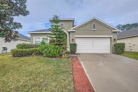 2620 Limerick Cir, Grand Island, FL 32735