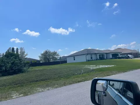 2828 NW 6th St, Cape Coral, FL 33993