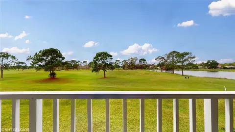 13917 Fairway Island Dr #924, Orlando, FL 32837