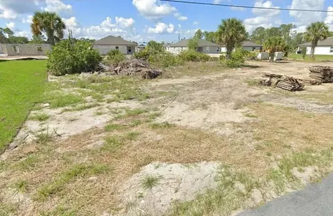 190 Blackstone Dr, Fort Myers, FL 33913