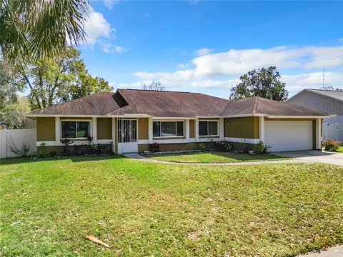 5519 Long Lake Dr, Orlando, FL 32810